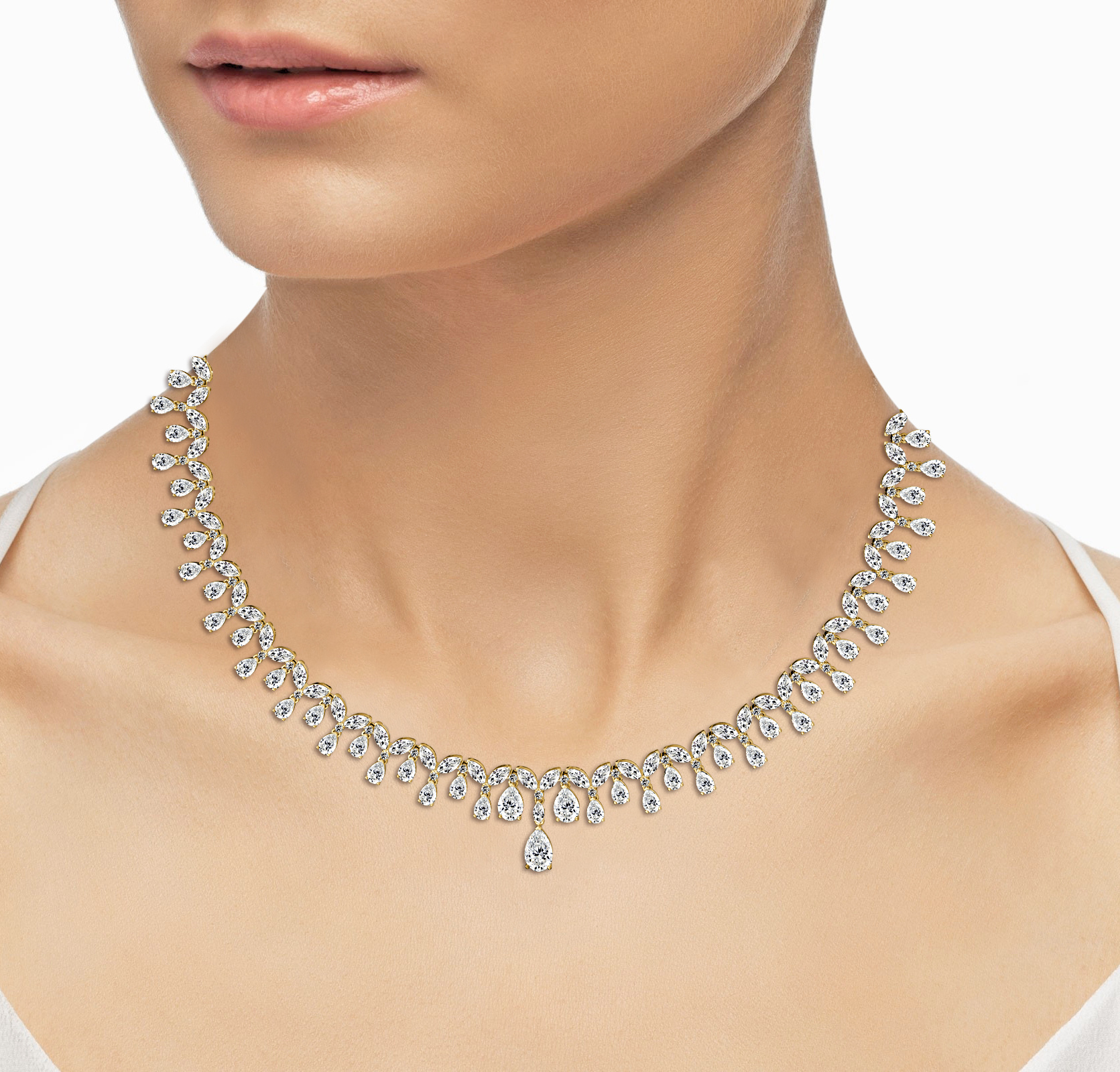 Pear Diamond Necklace In Yellow Gold